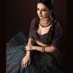 Shrenu Parikh Instagram - In Frame:- The Gorgeous @shrenuparikhofficial ♥️ . Shoot Concept:- @nehaadhvikmahajan @bridalsbynam . 💄MUA , Hair & Styling :- @nehaadhvikmahajan . 📸:- @luvisrrani . 👗Outfit:- @sudhirbhaisareewala . 💍Jewellery:- @sanzanyjewels . Bangles & Kaleeras :- @omsons_bridal_store . #shrenuparikh #shrenuparikhofficial #makeup #ootd #nehaadhvikmahajan #makeupbyme💄 #nammakeovers #bride #to #be #bridal #look #bridalmakeupartist #destinationweddingmakeupartist #weddingmakeup #hair #hairstyling #nammakeovers #bollywood #television #makeupartist #mumbai #traveller #all #over #the #globe #bridesmaids