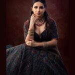 Shrenu Parikh Instagram - In Frame:- The Gorgeous @shrenuparikhofficial ♥️ . Shoot Concept:- @nehaadhvikmahajan @bridalsbynam . 💄MUA , Hair & Styling :- @nehaadhvikmahajan . 📸:- @luvisrrani . 👗Outfit:- @sudhirbhaisareewala . 💍Jewellery:- @sanzanyjewels . Bangles & Kaleeras :- @omsons_bridal_store . #shrenuparikh #shrenuparikhofficial #makeup #ootd #nehaadhvikmahajan #makeupbyme💄 #nammakeovers #bride #to #be #bridal #look #bridalmakeupartist #destinationweddingmakeupartist #weddingmakeup #hair #hairstyling #nammakeovers #bollywood #television #makeupartist #mumbai #traveller #all #over #the #globe #bridesmaids