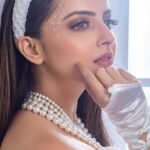 Shrenu Parikh Instagram - Presenting, My 3rd Celebrity Guest Of “MAGICAL MAKEOVERS” @sbsabpnews on The Very Beautiful:- @shrenuparikhofficial . Shoot Concept:- @nehaadhvikmahajan @bridalsbynam . 💄MUA , Hair & Styling :- @nehaadhvikmahajan . MakeUp :- @myglamm . 📸:- @luvisrrani . 👗Outfit:- @pankh_studio . Head Gear & Accesories :- @sonisapphire . 💍Jewellery:- @anaash.in . #shrenuparikh #shrenuparikhofficial #makeup #ootd #nehaadhvikmahajan #makeupbyme💄 #nammakeovers #bride #to #be #bridal #look #bridalmakeupartist #destinationweddingmakeupartist #weddingmakeup #hair #hairstyling #nammakeovers #bollywood #television #makeupartist #mumbai #traveller #all #over #the #globe #bridesma