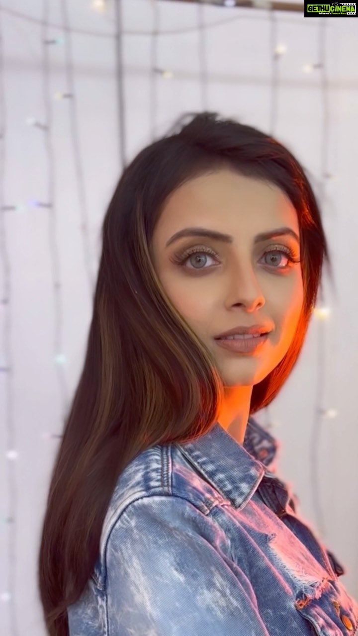 Shrenu Parikh Instagram - Tera yeh Ishq mera Fitoor … tu jo bhi kahe ban jaaun main❤️ . Can’t get over this melody! . #fitoor #ranbirkapoor #vaanikapoor #arijitsingh #shamsherasong #Shamshera22ndJuly #trending