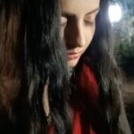 Shrenu Parikh Instagram - Pyaar kiya toh darna kya???! . Pyaar toh pyaar hota hai! . Must say she’s got deep eyes! 👀 . #trendingreels #trendsetter #eyes #dontlie #romance #filmy #chudail #prem #kahani