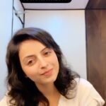 Shrenu Parikh Instagram - Sometimes I feel am I the ONLY one?! 🥺 . Raise your hands if you’re like me! . Phobic to Cockroaches! . . #trendingreels #achalagtahai #instagood #phobias