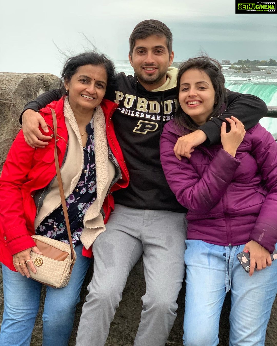 Shrenu Parikh Instagram - Happy Mother’s Day to all the mothers! . Kuch bhi likhungi kam padega… ek saal mein ek din Maa ke naam likhna mushkil hai! . But whatever I’m going to write every child will relate because all the mothers are the same… they have the same genes… they’re full of Love, selflessness and faith that can move mountains! . Duniya vishwas karein na karein she knows what you can do and that belief makes you reach all the heights… it’s not luck it’s her blessings! . We don’t thank her enough… Cz she doesn’t expect… but cries everytime you express your love! . Unki life mein kabhi bhi “busy hoon” hota hi nahi… she’s always available for me phir woh Maid se baat karna hi kyun na ho… . Kabhi kabhi bina kuch kahe hi she calls to ask if I’m okay… unhe kaise pata chal jaata hai sab!? I always wonder! . Life mein kabhi make-up nahi kiya , kabhi bhi 10 min se zyada nahi lagte ready hone mein… but have spent hours n hours in dolling me up and clicking selfies that I eventually reject🙈 . When I fall sick she pampers me so much… but I don’t remember even once she said “I’m not feeling well…” till date even when we know she’s sick… must’ve slept through so many feverish nights only to wake up next day and work tirelessly! . Khana kya khana hai… humne kabhi poocha unse?? . These small small things we don’t even think about it… but it’s a MOTHER’s unconditional love that makes her a mother! . Here’s to all the beautiful mothers… Thankyou for being you! ❤️ . #mothersday
