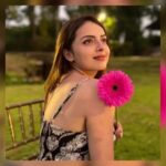 Shrenu Parikh Instagram - You call it, ye chand sa roshan chehra 🌙 We call it Maitree aka @shrenuparikhofficial 🥰 Yes you guessed it right! Shrenu Parikh is our #WomanCrushWednesday 🥳