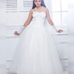 Shrenu Parikh Instagram - Your parcel has just arrived!! 👰🏻‍♀️ Shoot Concept:- @nehaadhvikmahajan @bridalsbynam . 💄MUA , Hair & Styling :- @nehaadhvikmahajan . MakeUp :- @myglamm . 📸:- @luvisrrani . 👗Outfit:- @pankh_studio . 💍Jewellery:- @anaash.in