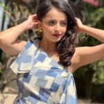 Shrenu Parikh Instagram - Some Monday blues for you guys! . . Make up by @richa.kritids @kritids . . Styling : @therealmadrasi Outfit: @blancora_bysnehnandu Earrings : @publiquedom Artist reputation : @publiquedom @ritu_m09 Crowne Plaza New Delhi Mayur Vihar Noida