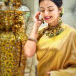 Shrenu Parikh Instagram - All that glitters isn’t GOLD always, it’s actually a Good Heart and a Smile! . STYLED BY @nehaadhvikmahajan . Saree by @kankatala_ . Jewellery by @pooja_diamond Mumbai, Maharashtra