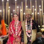 Shrenu Parikh Instagram - Yeh lo… khol Di yaadon ki tijori! . Just saying… so many people are missing in the pictures Cz we got busy in enjoying the wedding so much! . It was a dream wedding for Each one of us! . Here’s to a Happily ever after @dearmansi @visualsbykapil