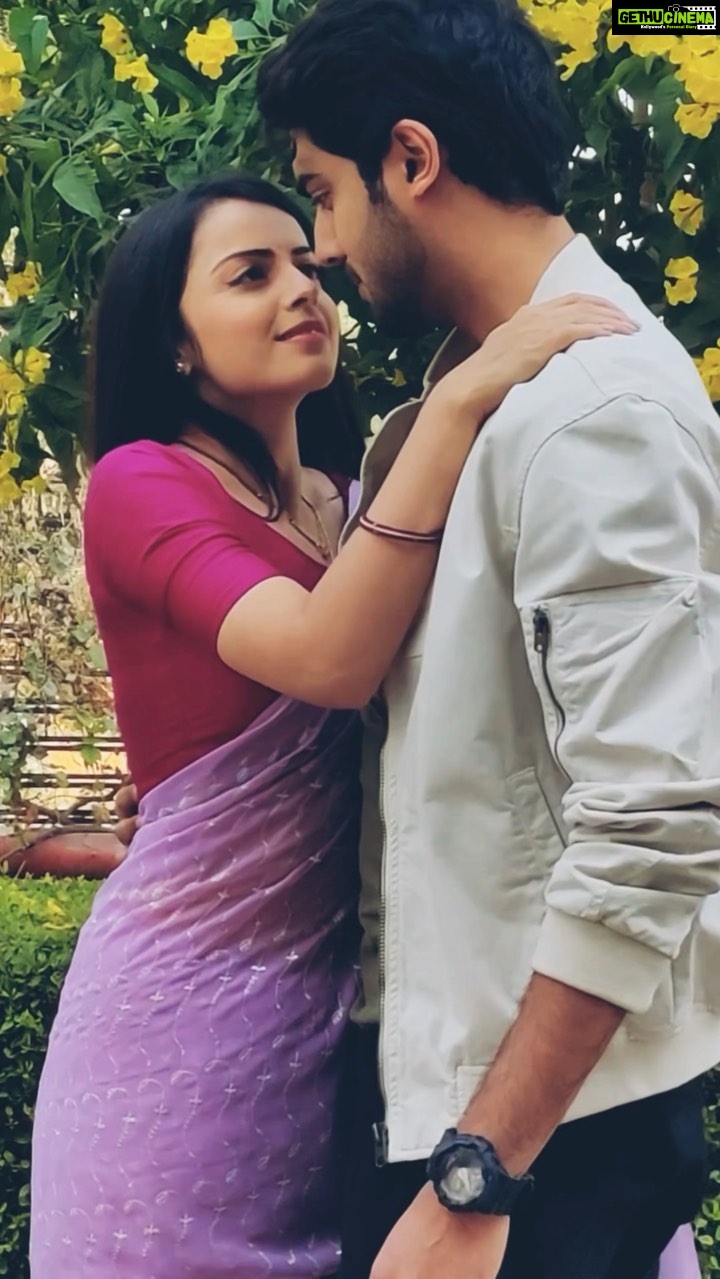 Shrenu Parikh Instagram - Celebrating 100 episodes with Varun-Genda be like… #ranjha . Video courtesy @an__altruist 🧿🧿🧿 Jaipur, Rajasthan