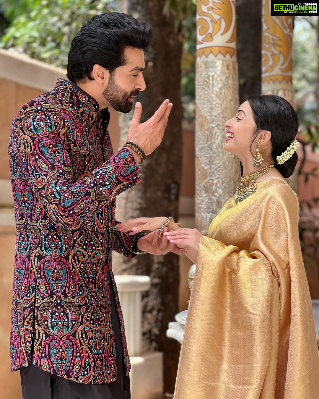Shrenu Parikh Instagram - Sohne doston naal sohni photos…! 🤩 . @adhvik_official @nehaadhvikmahajan @aryadivya