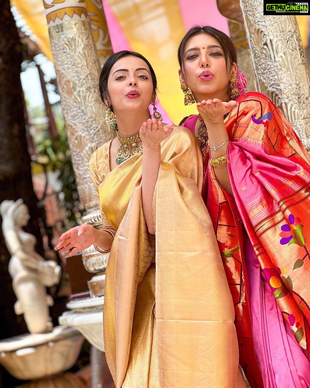 Shrenu Parikh Instagram - 💖Do Saheliyaan 💖 . . . Beautiful Sarees By @kankatala_