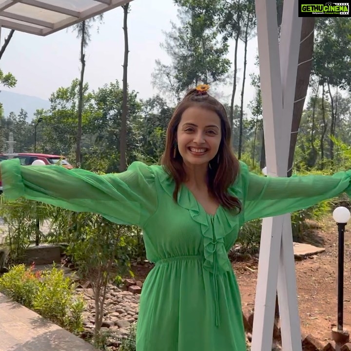 Shrenu Parikh Instagram - Ever thought of how your friends define you as a person!? . I love it that I found my crazy pool of friends who match with my cray crayness! . The weekend at π@saffronstays Casa de Familia was just perfect! . #birthdaysurprise #birthdaygirl #friendship #family #timestoremember #memories #life #getaway #celebration
