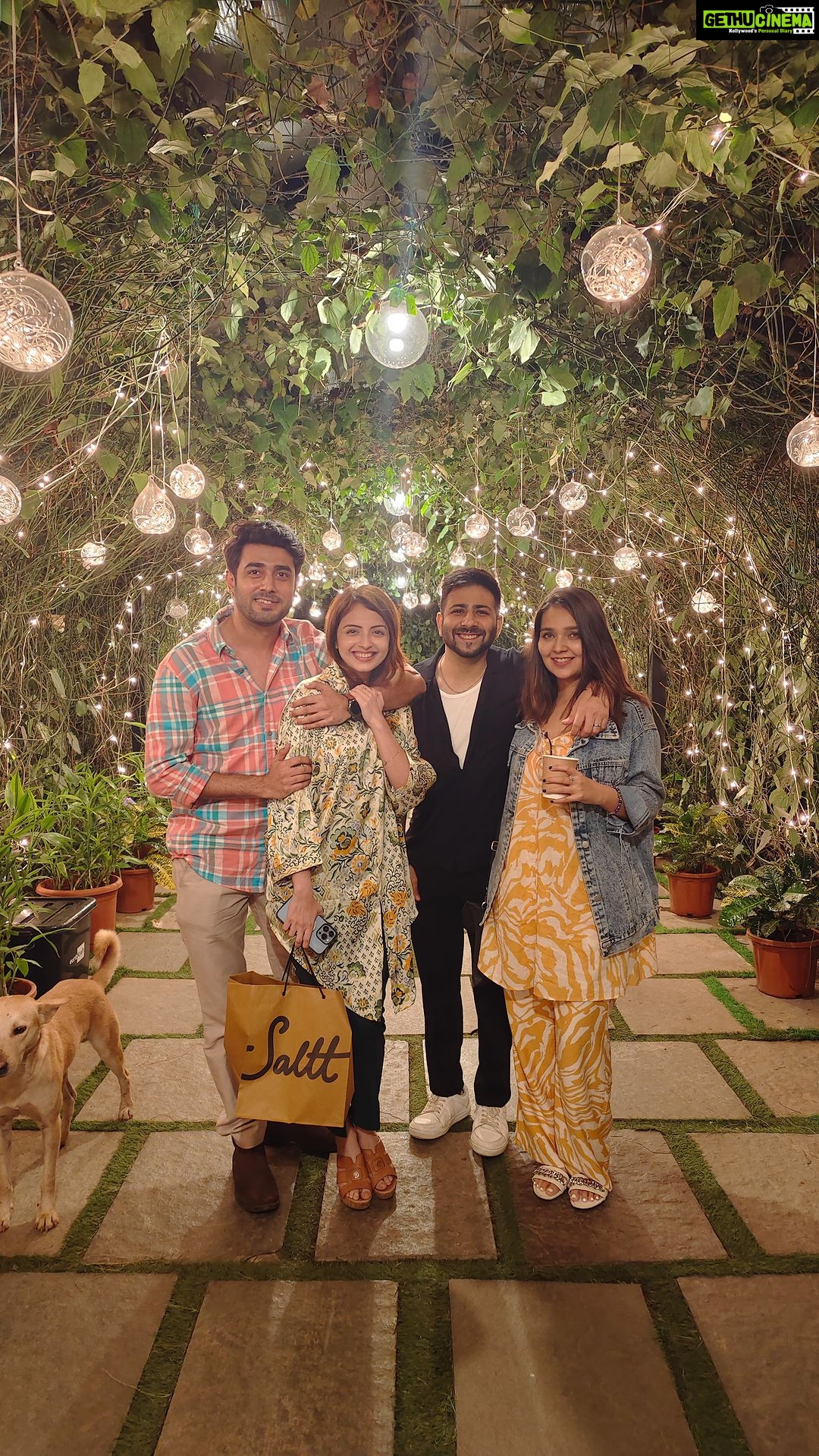 Shrenu Parikh Instagram - Friends, family… DOG! Everyone’s treated how so beautifully here at @oleanderfarms 🫶🏻 . N the food… makes me drool even now @salttkarjat