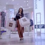 Shrenu Parikh Instagram - @marksandspencerindia Mid-Season Sale is here! Amp up the chic levels with Flat 50% off across all collections 🤩​ Visit your nearest M&S store or our website.​ . Campaign managed by @pinnaclecelebs ​​ #MandS #SaleAlert​ #MSS