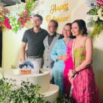 Shrenu Parikh Instagram - Here’s a sneak peek into our lil celebration! . Our young man is officially RETIRED!! . Everyone made him feel special and came to be a part of this celebration! . Twas a 2 day fest for us! . . . Special thanks to my whole family I think I can become an event manager now 😎 . @smitaparikh08 @shubhamparikhh @siaa__9 9 @hinalshah_20 @parikh4450 . #family #celebrations #retirement #reelsinstagram #retirementcake #festive #goodvibes #happiness #mood #enjoyment #goodvibes #positivevibes #together #friends #birthday #trendingreels