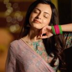 Shrenu Parikh Instagram - For the love of this song!! . Video credits @uditbuch @jay11_09 . #trendingreels #manikemagehithe #reelsinstagram #reelitfeelit #feelkaroreelkaro