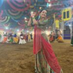 Shrenu Parikh Instagram - Always the happiest… when it’s navratri! . Haalo garba ramiye!! . Bachpan se leke aaj tak my only fav place!! ❤️🥺 @unitedwayofbaroda . My go to person for best outfits @aasthashah_label . #garba #navratrispecial #navratri #ambemaa #unitedway #happy #festive #vibes Vadodara, Gujarat, India