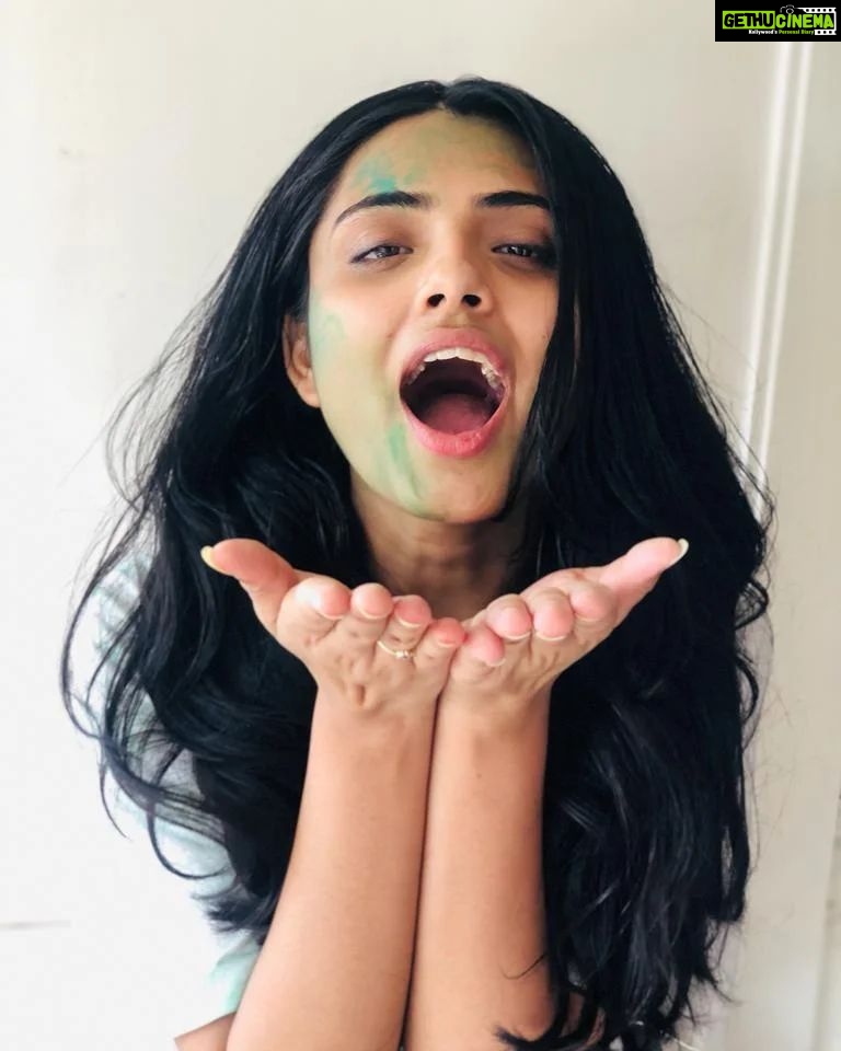 Shritama Mukherjee Instagram - Happpppaaaaaayyyyyy holi fellaaaaaaassss... Muuuuaaahhhh 😘