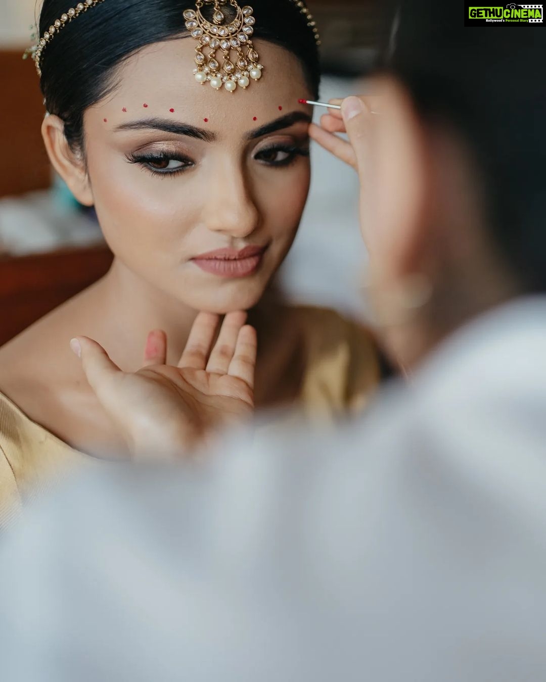 Shritama Mukherjee Instagram - "I would practise my morning yoga flow and listen to Yoga Nidra at night for a peaceful sleep; my cousin suggested this and it really works wonders. In terms of skincare, I had kept it very minimal like always. I would start my day with the Glow Inside Out powder by @tgmbeauty_ I indulged in homemade face masks like oatmeal and curd, ubtan and orange peel powder masks to naturally cleanse and exfoliate my face. I only applied 2 products - our Glowy Skin Phytomolecular Serumizer during the day and our upcoming face oil (stay tuned!) at night that I have been testing and using for almost a year now. I could only trust the products that we’ve created for my big day and I’m so glad that they didn’t disappoint me." - SM @mukherjeeshri Link in bio to read the full story.