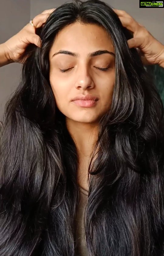Shritama Mukherjee Instagram - Raise your hand if you're losing large tufts of hair while brushing or shampooing your hair. ✋Oil champis are a great way to nourish and feed your scalp, but you need more than just a hair oil to treat hair fall and bring your hair back to its former glory. In today's article, @thegreenmavenn lists down 7 herb-infused hair oils for hair fall control. Head to the link in my bio or tap the link on my story to read the full article. Reposted from @thegreenmavenn Who doesn't like a good ol champi, right?but if you're suffering from hair fall (like many of us, thanks to covid), you need more than just your regular hair oil and a lot of champis. Link in bio for 7 herb-infused hair oils (including the one sm's using) that can help control hair fall and promote hair growth. #hairfall #herbalhairoil #hairoilsforgrowth #hairfalltreatment