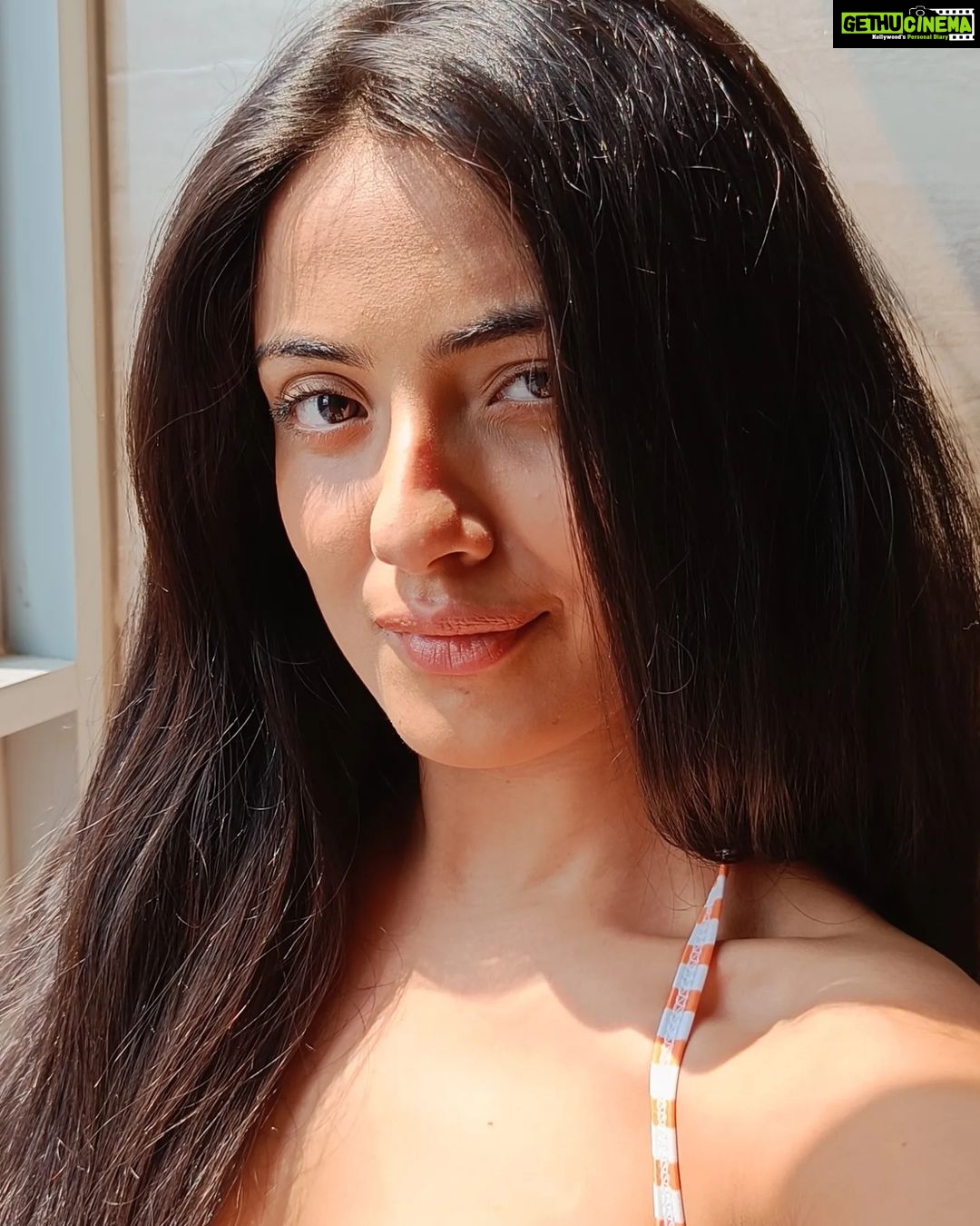 Shritama Mukherjee Instagram - To all the girls out there that are showing up every day and refusing to quit despite all the sh*t life throws at you, I see you and I'm proud of you. Keep goin, sis! 🙌💕