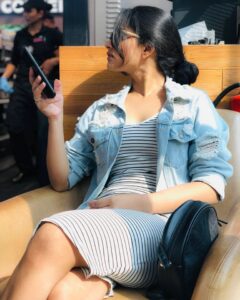 Shritama Mukherjee Instagram - When weekdays meant business meetings and a lot of coffee.🙆 Don't know what I'm missing more.🙄

#quarantinemusings #entrepreneurlife #tuesdaythoughts #coffeedays #tuesdaymorning #entreprenuerlifestyle #bossbabe #art #bussiness #life