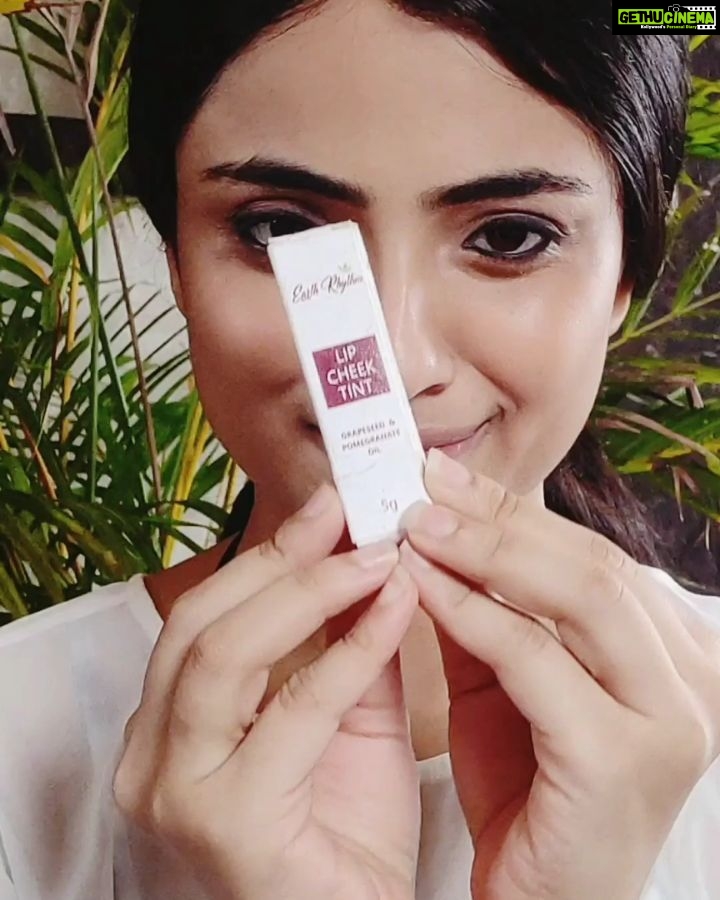 Shritama Mukherjee Instagram - Have you ever worn a lipstick made from natural oils? Well, I have! π @theearthrhythm Lip and Cheek tints are infused with grapeseed oil, jojoba oil, pomegranate extract and vitamin E. Why just make up when you can skincare at the same time, right? π Available at FLAT 20% off on shop.thegreenmaven.com. To shop, click on the link in my page description box. Hurry! Sale ends tonight. @thegreenmavenn #TheGreenMaven #EarthEhythm #GreenWeekendSaleExtended #GreenBeautyBrands #GreenLifestyleShop