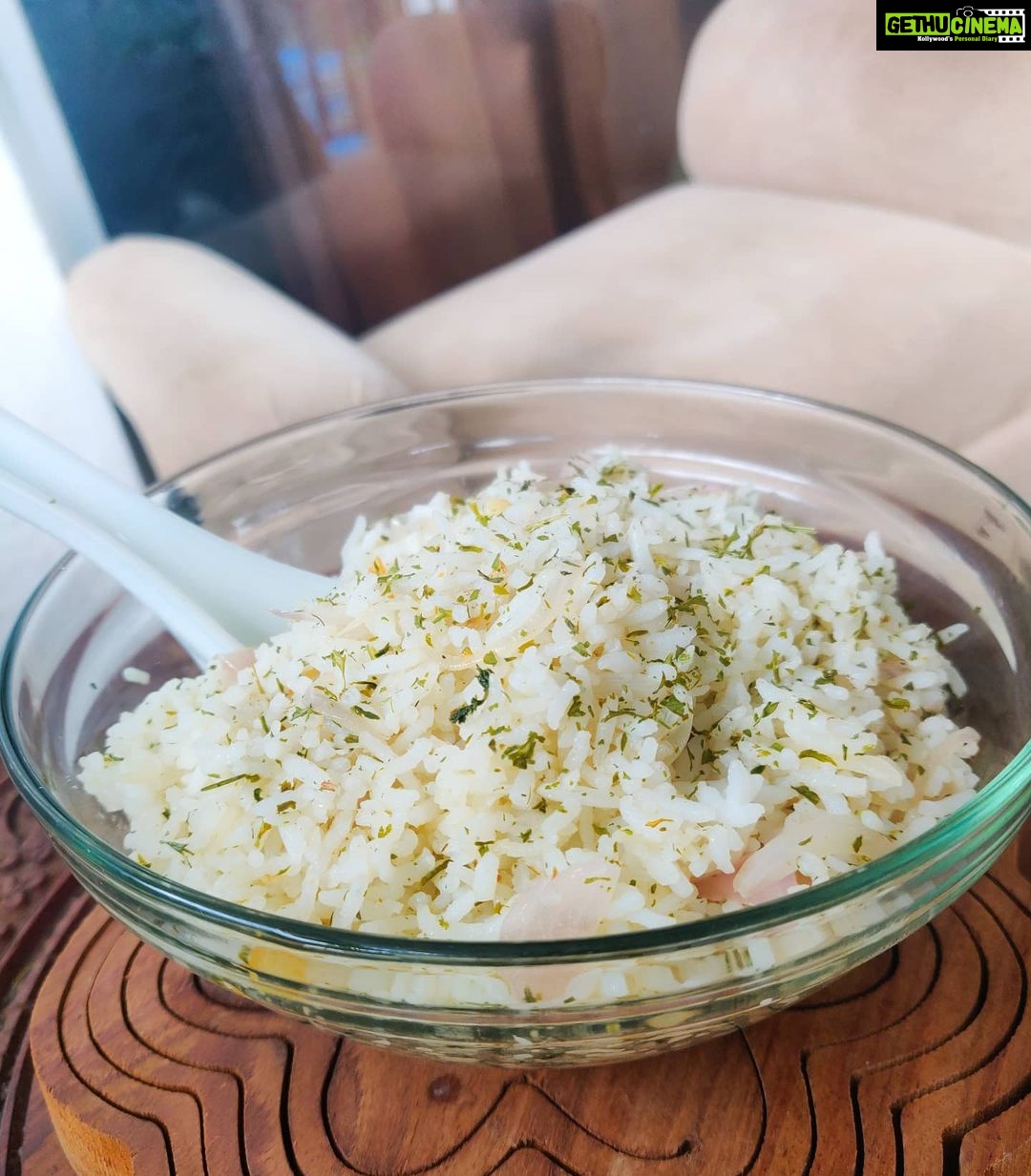 Shritama Mukherjee Instagram - Had to share! Garlic Herb Rice 👩🍳 #plantbased #wellnesswednesday