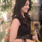 Shritama Mukherjee Instagram - Woman in black 🖤 #sareelove #ethnic #aboutlastnight #partyparty #newyear2020 #bliss #celebratinglife #tuesdaymood #festivefeels #goodvibes