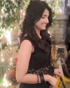 Shritama Mukherjee Instagram - Woman in black 🖤 #sareelove #ethnic #aboutlastnight #partyparty #newyear2020 #bliss #celebratinglife #tuesdaymood #festivefeels #goodvibes