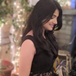 Shritama Mukherjee Instagram - Woman in black 🖤 #sareelove #ethnic #aboutlastnight #partyparty #newyear2020 #bliss #celebratinglife #tuesdaymood #festivefeels #goodvibes