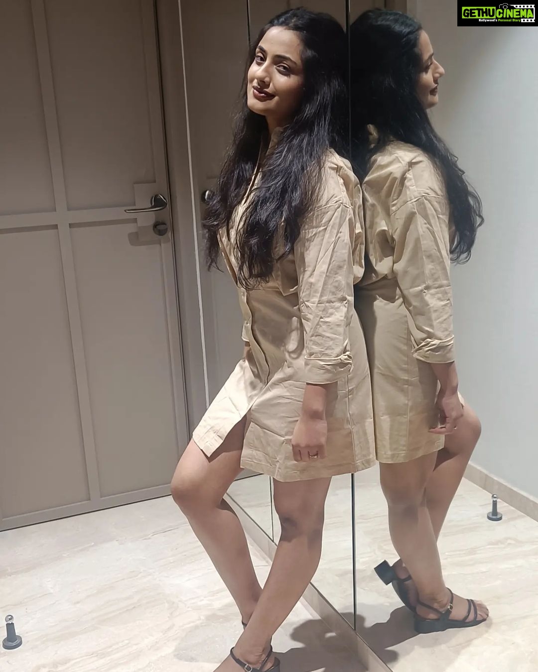 Shritama Mukherjee Instagram - About last night ✨ Happy New Year y'all 🥳🎉🥰❤️ Mumbai, Maharashtra