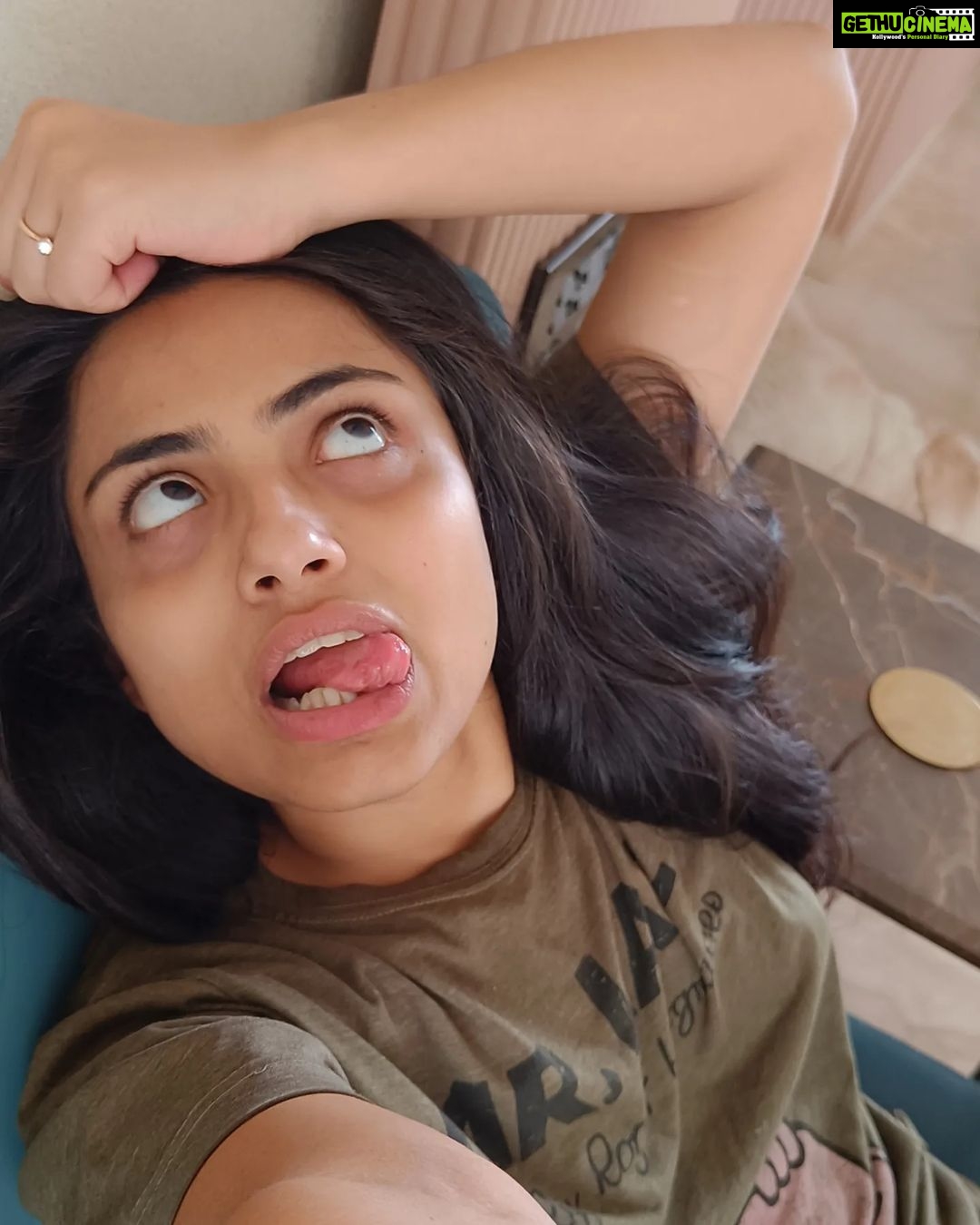 Shritama Mukherjee Instagram - When you click pictures just to caption them as "PHOTO DUMP" ððĪŠð
#guilty