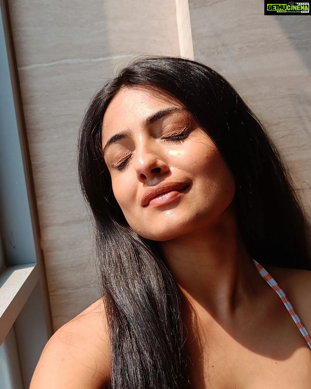 Shritama Mukherjee Instagram - To all the girls out there that are showing up every day and refusing to quit despite all the sh*t life throws at you, I see you and I'm proud of you. Keep goin, sis! 🙌💕