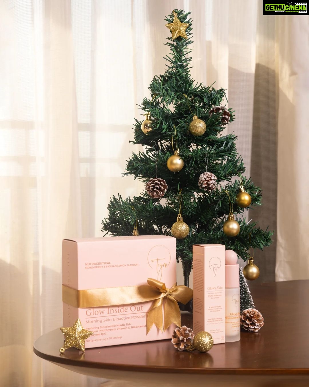 Shritama Mukherjee Instagram - Giveaway Closed! #ChristmasGiveaway ππ
π¦β I am overjoyed to announce my first collaboration giveaway with my own holistic beauty brand TGM Beauty. π You've been with me through the journey and I want you guys to experience my skincare line @tgmbeauty_ π₯° WHAT YOU'LL WIN π 3 winners will win our Glow Inside Out collection (one full-size box of Glow Inside Out Morning Skin Bioactive Powder + one full-size bottle of Glowy Skin Phytomolecular Serumizer). HOW TO ENTER π 1. Follow @tgmbeauty_ and @mukherjeeshri on IG. 2. Like this post and tag your besties. 3. Tell us what product you would like TGM Beauty to launch next. Bonus: Share this post on your story and tag @tgmbeauty and @mukherjeeshri. Giveaway closes 26th December at 11:59 IST. Indian residents only. 3 winners will be contacted via DM by @tgmbeauty_. Good luck and Merry Christmas! β¨ #tgmbeauty #christmasgiveaway #holisticbeauty #beautyinsideout