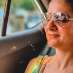 Shruti Seth Instagram - Life through tinted glasses 📸@dontpanic79 #sunglasses #candidphotography #candid #rayban #shruphotodiary