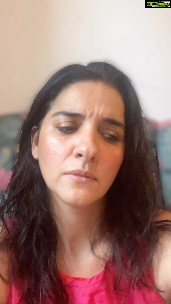 Shruti Seth Instagram - Relationship status: Always hungry! I basically live to eat. I’ve tried to cultivate good, clean eating habits so I don’t hurt my health in the bargain. Also I believe everything in life gives you the energy you give it. I love food and thankfully food loves me back. #foodie #foodlover #gourmand #reels #trending #trendingreels #shruphotodiary