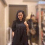 Shruti Seth Instagram - BLACK Outfit @zara Handbag @mango #favourite #black #outfit #fashion #trend #zara #mango #shruphotodiary