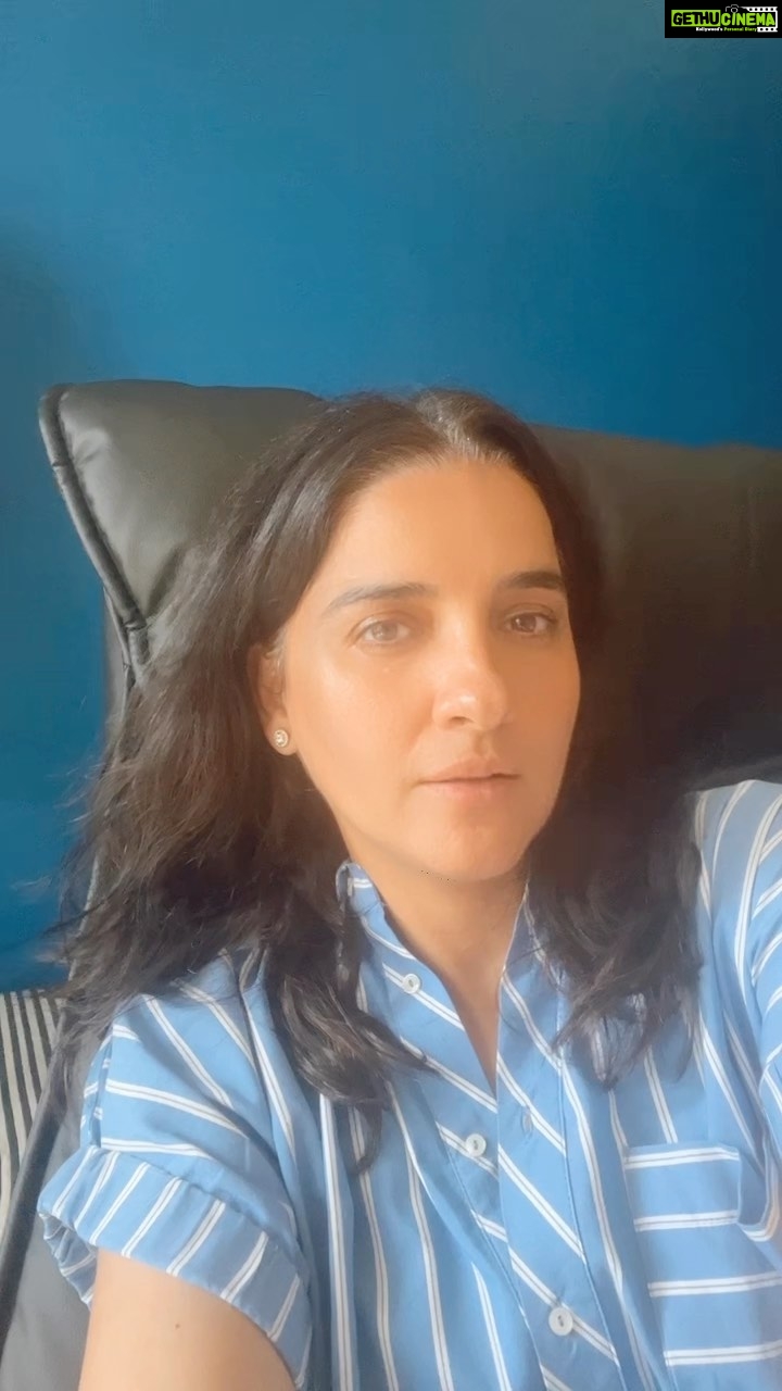 Shruti Seth Instagram - I’ve struggled with staying disciplined about working out my whole life. Luckily the memory of how good it feels, keeps me motivated and helps me jump back on the wagon. Feeling the same about going back to studying after nearly two decades. My brain is just not in the space but the struggle to recalibrate keeps me on my toes and wisdom that I have gained from all my various courses has surely been a huge source of encouragement and happiness I highly recommend doing both Working out and learning #exercise #studies #reels #trending #trendingreels #shruphotodiary