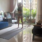 Shruti Seth Instagram - Mobilising & Strengthening #yoga #practice #yogini #fitmom #fitness #shruphotodiary