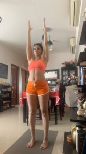 Shruti Seth Instagram - Highlights of my 1st yoga practice of 2023 Thank you muscles, for your memory. #yogababy #yoga #yogini #fitmom #fitness #homeworkout #bestworkout #shruphotodiary