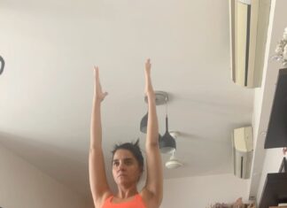 Shruti Seth Instagram - Highlights of my 1st yoga practice of 2023 Thank you muscles, for your memory. #yogababy #yoga #yogini #fitmom #fitness #homeworkout #bestworkout #shruphotodiary