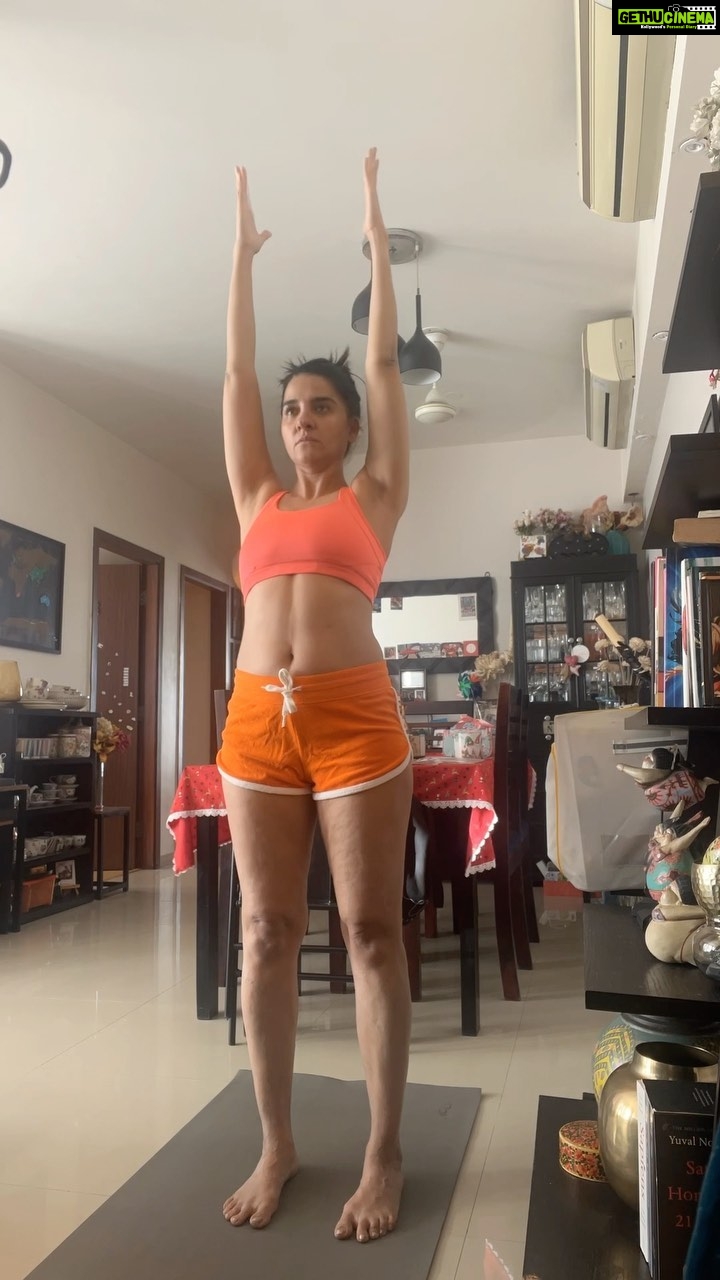 Shruti Seth Instagram - Highlights of my 1st yoga practice of 2023 Thank you muscles, for your memory. #yogababy #yoga #yogini #fitmom #fitness #homeworkout #bestworkout #shruphotodiary