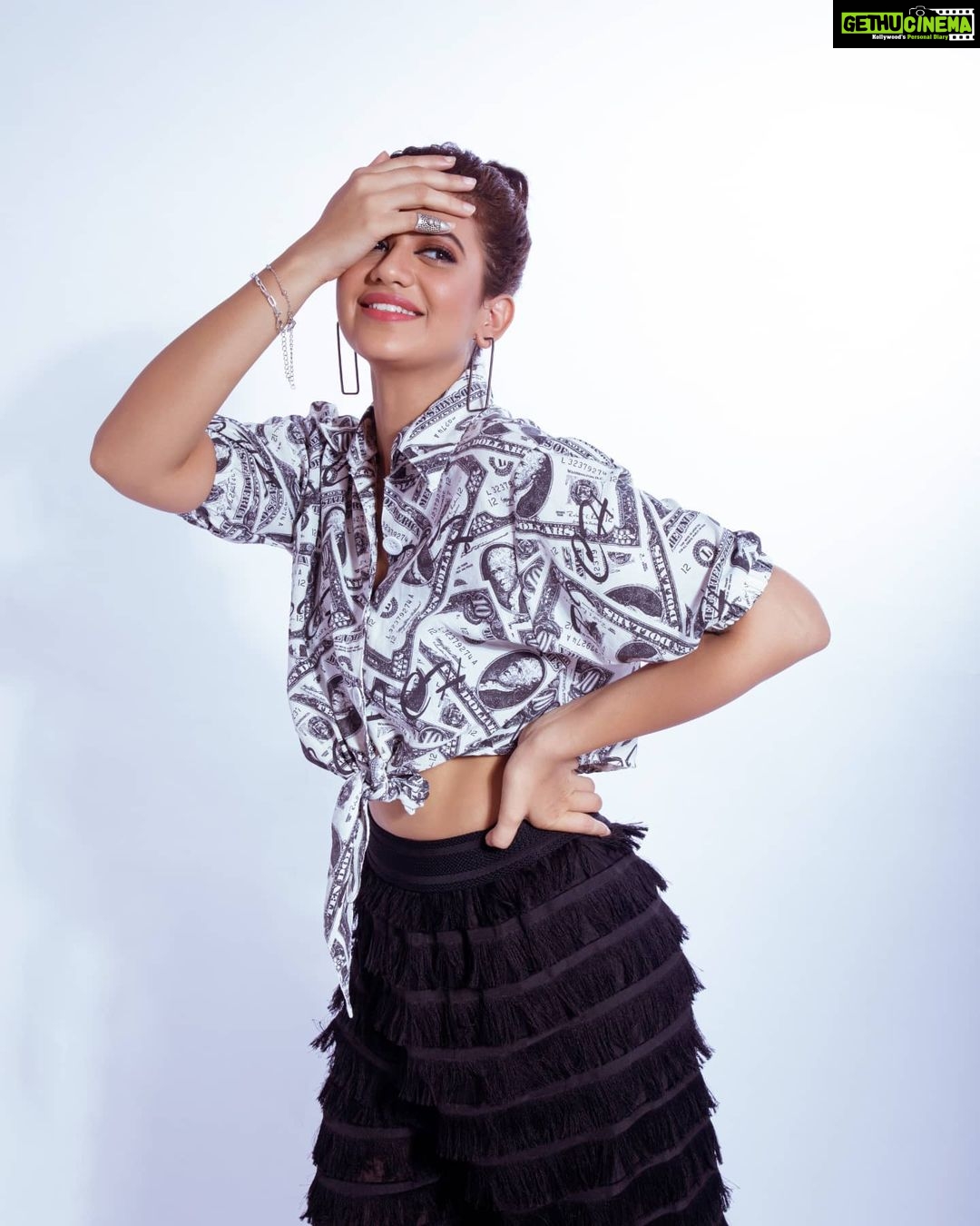 Shruti Sharma Instagram - Let's make them ✋STOP... and 👀 STARE !!! 🤨 🌼 Outfit:- @boutiquelibrary Styling:- @sonammbissakunjir Mua:- @shikhashah_mua Photographer:- @faizankhan.6 #faishon #instadaily #shirt #pants #photooftheday #shrutisharma #live #laugh #stayhappy