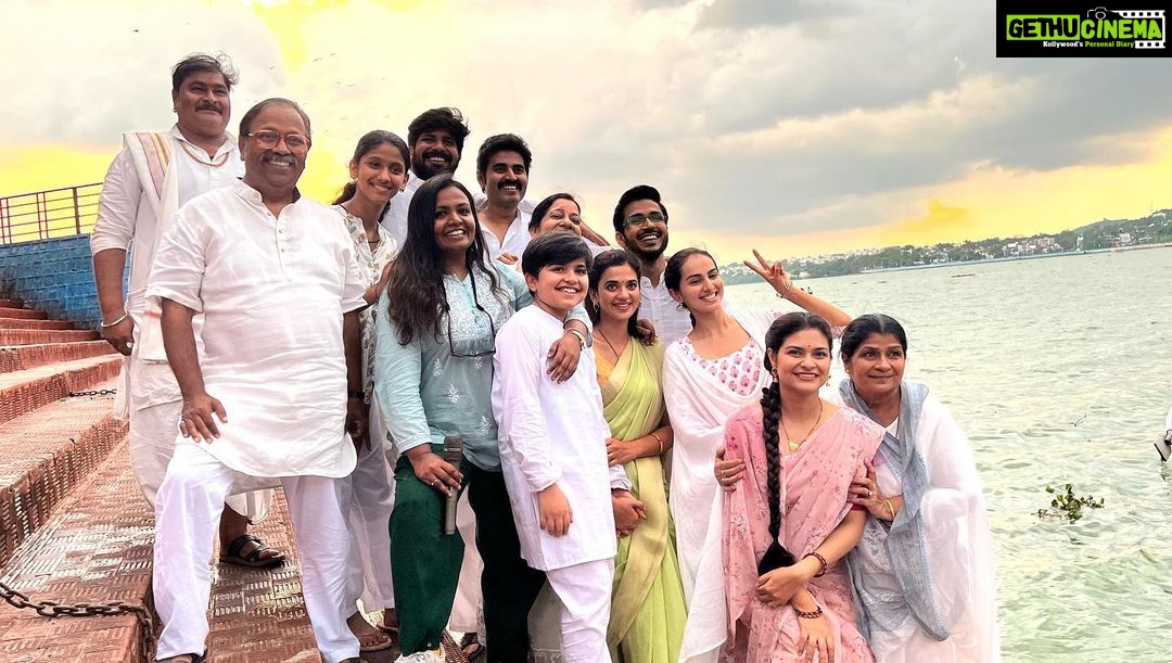 Shruti Sharma Instagram - And it’s a wrap !!!!!!! #cheers 🥂 Wowwww……💞 I don’t have words to express my gratitude for this amazing opportunity 🥹 A journey with a wonderful, talented & humble cast I must say…with a magnificent director Seema Ma’am and with an efficiently hardworking team !!! Thankyou team for trusting this whole process and giving it a part of you !! Thank you @seemapdesai Ma’am for believing in me and Giving me #Madhu 😍🥰 I hope our hard work blooms into a surreal experience for our audience ✨ I am soooooo happy and overwhelmed 🫠 Can’t thank enough 🙏🏻 Let’s wait for it’s release now 😁🤩🥳 Yaayyy !! #cheers 🥂 @amolparashar @paragdesai9 @endemolshineind @yashsinhaofficial @priyanshusingh8521 @kaulmeneha @sapnasand22 @rohitchaudhary86 #Rakeshji #Sudhaji #AsifSir @varshawwww #chutki @bhavyastar28 #wholecast #directionteam #crew #HMteam #costumeteam #productionteam everyone ♥️ #film #cheers #comingsoon #unique #story #actorslife #grateful #lovemyjob #countingdays #wrap