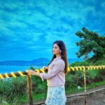 Shruti Sharma Instagram - It took me so many years to find the true meaning of life (still on it) !! What is more important… our temporary luxuries or peaceful soul!! I am working on mine. Honestly it is not easy to remain calm and peaceful between lost souls but one need to try!!! Hope you find yours too 💫 #omshanti 🙏🏻 #peace #happysoul #natureseekers #travel #explore #live Pawna Lake