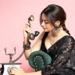Shruti Sharma Instagram - Mere Har Lafz Pe…Tera Hi Zikr Hai Yeh Dil Sun Raha…Jo Bhi Teri fiqar Hai Tujhe Har Ghadi Yaar…Yaad Mein Kyun Karu Tere Khwaabon Ka…Intezar Main Kyun Karu?! 🌸☺️ 💇🏻‍♀️ @makeover_by_anis 💅🏻 @celebsmakeupbysejal #retro #vintage #oldsoul #nostalgia #newbeginnings #life #happiness 💓