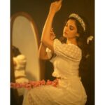 Shruti Sharma Instagram - A sky full of stars and he was staring at her. ✨ 💇@makeover_by_anis 💆@celebsmakeupbysejal 📸@nikhil.p.sawant #love #pure #dreamscometrue #happylife #aesthetic #shootdiaries