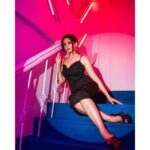 Shruti Sharma Instagram – 💋 👠

#slay #black #colors #lights #heels #igdaily #shrutisharma #fashion #ootd