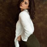 Shruti Sharma Instagram – My love for white shirts🤍

Hair: @glam_up_with_aarti
Stylist: @__kavita__29__
Outfit: @madaboutfashion_kejal
Makeup 🙋 #me
📸 @nikhil.p.sawant
@mvsociaal

#white #photogram #actors #shrutisharma #photoshoot #fashioninsta #instagram #explorepage #fashion #ootd Mumbai, Maharashtra